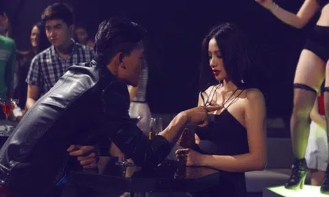 Lộ cảnh nóng của "nàng tiên 9x" trong phim Tết