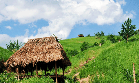 Chòi rẫy của người Cơ Tu