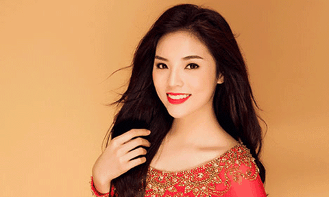 Kỳ Duyên mặc áo dài khoe đường cong chuẩn từng cen-ti-met