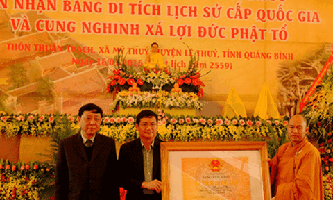 Chùa Hoằng Phúc (Quảng Bình) đón nhận Bằng Di tích lịch sử