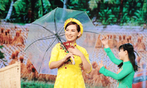  Xem Phi Nhung hát Cô Thắm về làng 