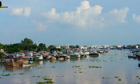 Nhắn ai xuôi về miền đất phương Nam