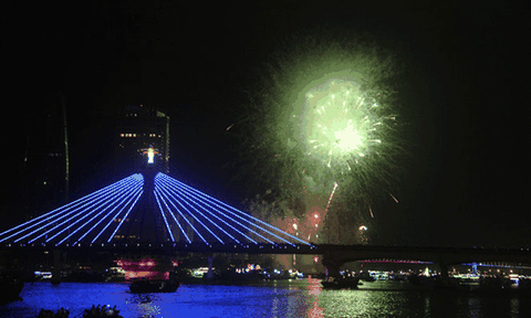  Cầu Rồng sẽ phun lửa dầy hơn trong dịp Tết 