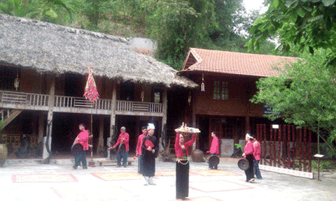 Lễ hội xuống đồng và giấc mơ no ấm của người Mường