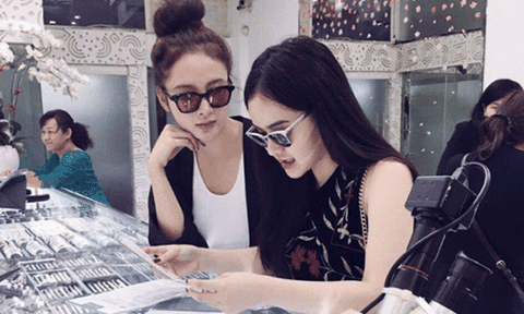 Lộ diện đại gia chi cho Angela Phương Trinh shopping trăm triệu?