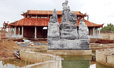 'Làm gì có chuyện nhà thờ Tổ của Hoài Linh bị phá sập'