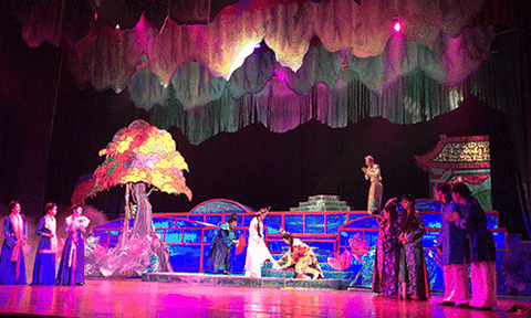 Sân khấu xã hội hóa mất phương hướng