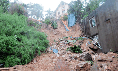  Quảng Ninh: Trên 2.100 hộ phải di dời khỏi vùng sạt lở 