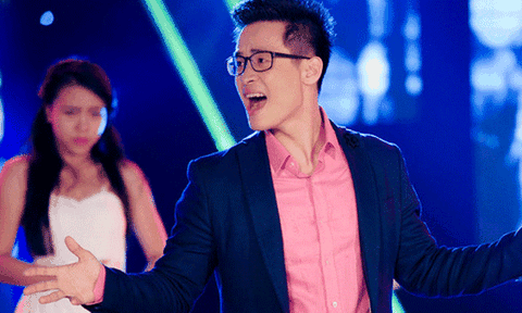  Hết thời “ca sĩ của mọi nhà” 