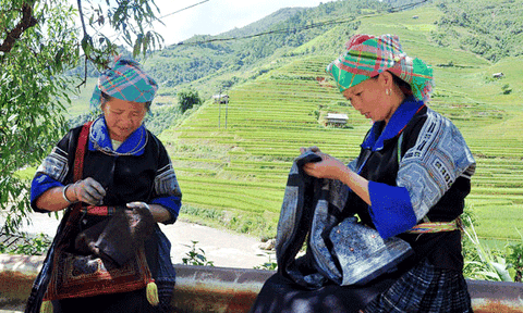 Thổ cẩm Mông vươn ra thế giới