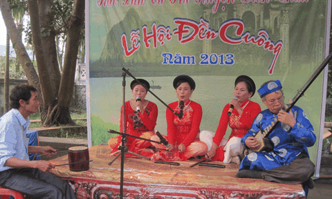 “Hát vì đam mê chứ cát xê không đủ tiền xăng”