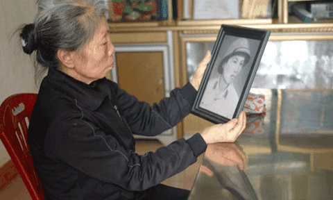 Cô giáo hơn 40 năm thủ tiết chờ người yêu