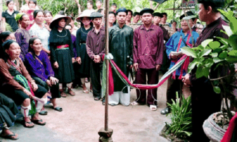 Xem lễ chặn đường nhà gái ở đám cưới người Cao Lan - Bắc Giang