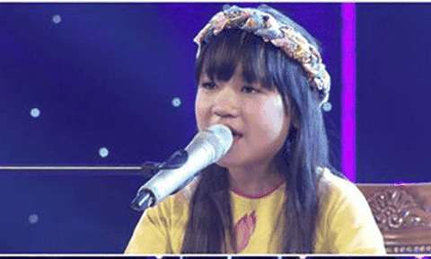  “Bánh mì cháy” Quỳnh Anh vào thẳng chung kết Tài năng Việt 