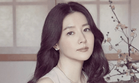  Lee Young Ae tặng 700 triệu đồng giúp bé người Việt 