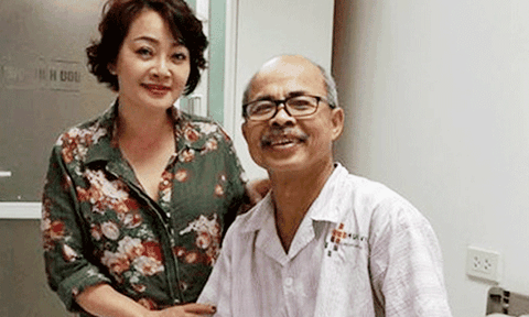 NSƯT Hán Văn Tình lạc quan trên giường bệnh