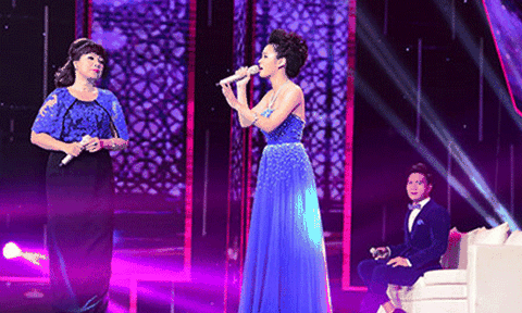 Cẩm Ly bật khóc trước tiết mục nói về tâm tư người ca sĩ