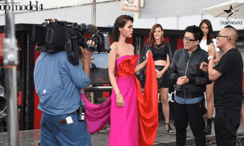  Dậy sóng mạng xã hội vì thí sinh bị mắng 