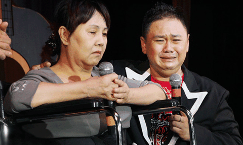  Minh Béo khóc nức nở khi nhắc đến mẹ