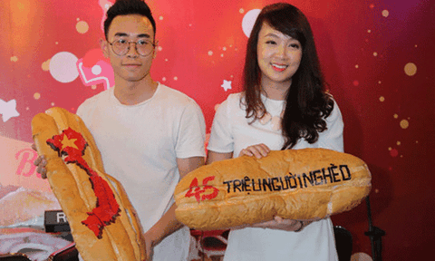 Vua đầu bếp Minh Nhật bán bánh mỳ bảo trợ người nghèo