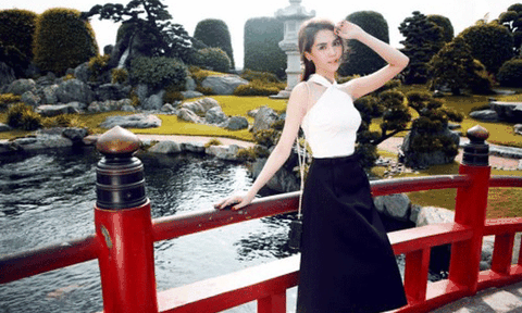 Choáng vì Ngọc Trinh ngoạn mục đút túi tiên tỷ nhờ một nút like