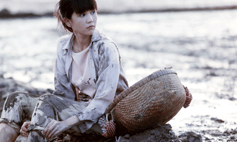  "Vòng eo 56" của Ngọc Trinh: Sự hiền lành, ngây thơ chỉ có ở... trên phim?! 