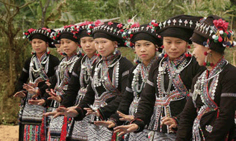 Tục ở rễ của người Mã Liềng