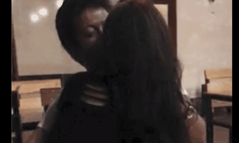 Những bức ảnh hé lộ sự thật được che giấu của showbiz Việt