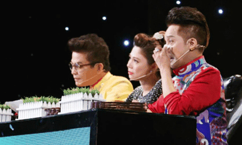  Việt Hương, Minh Nhí khóc trước câu chuyện đứa trẻ bị bỏ rơi