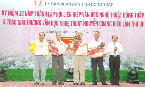 Đồng Tháp: Thúc đẩy văn nghệ sĩ hăng say sáng tạo