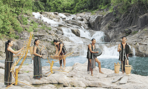 Âm vang huyền thoại thác Yang Bay