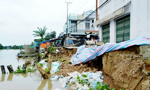 Sạt lở bờ sông - đến “hẹn” lại... tăng
