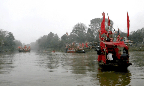 Bơi chải ở lễ hội đình Lưu Xá