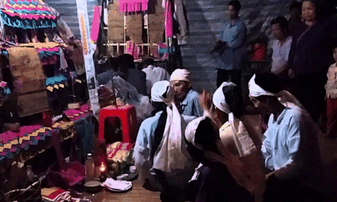 Nghệ Thuật trang trí nhà xe trong tang lễ người Cao Lan