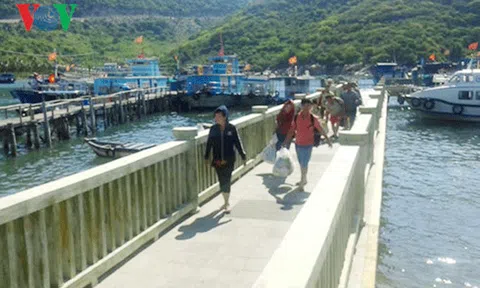 Ninh Thuận tạm ngưng hoạt động các nhà hàng nổi ở Vĩnh Hy