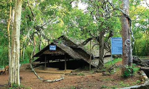 Du lịch về nguồn ngày 27 tháng 7