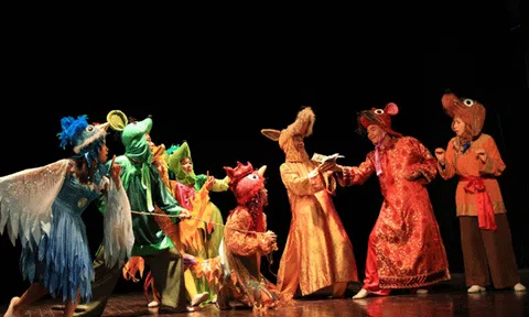 Nhà hát kịch Việt Nam biểu diễn từ thiện phục vụ các cháu thiếu nhi