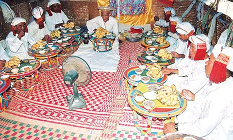 Lệ làng…. hợp pháp