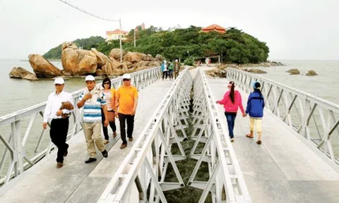 Hòn Ðá Bạc: Kiệt tác của thiên nhiên