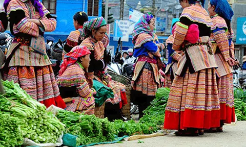 Phiên chợ người Mông