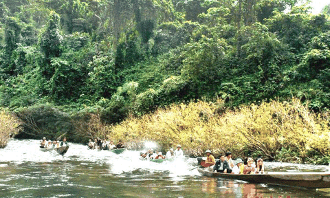 Du lịch Nghệ An vượt khó 