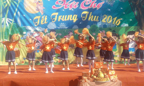 Trường tiểu học Kỳ Khang 1: Tổ chức “Hội chợ Trung thu năm 2016”