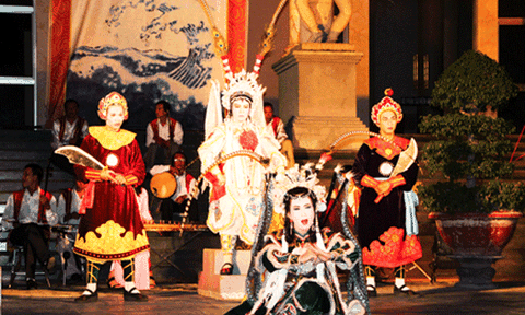 Đưa tuồng đến gần hơn với khán giả