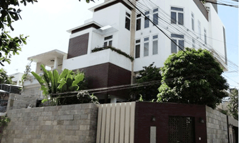 Mr Đàm bức xúc vì biệt thự triệu đô bị ném sơn
