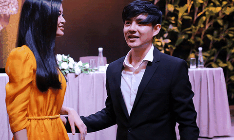 Đông Nhi - Ông Cao Thắng tình tứ ở sự kiện