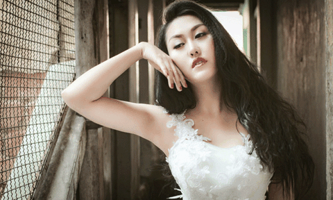 Phi Thanh Vân tự tin làm mẫu ảnh nhờ giảm 25 kg sau sinh