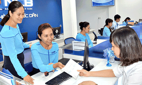 Biến tấu với đồng phục công sở