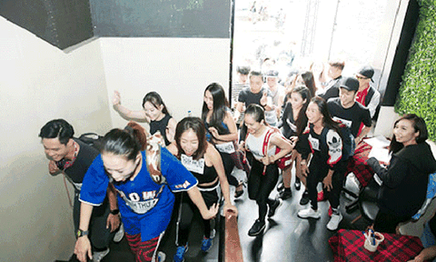 Hết thời live show bán vé