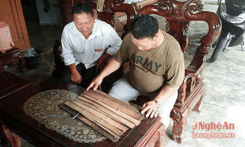 Phát hiện bộ sách cổ bằng lá cây cực kỳ quý hiếm ở Nghệ An