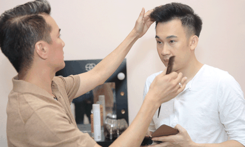 Mr. Đàm hết mực chăm sóc Dương Triệu Vũ